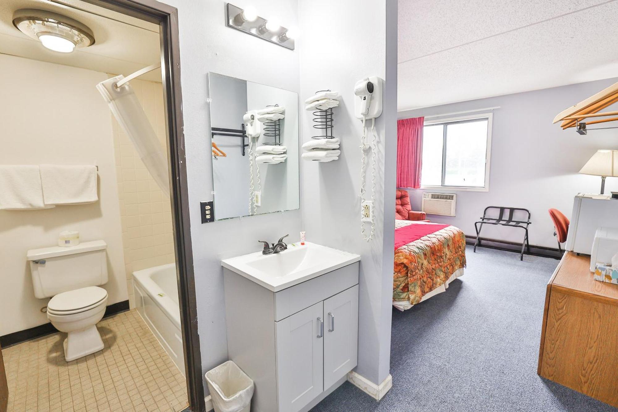 Oyo Hotel Pipestone Mn, Canterbury Park Eksteriør bilde