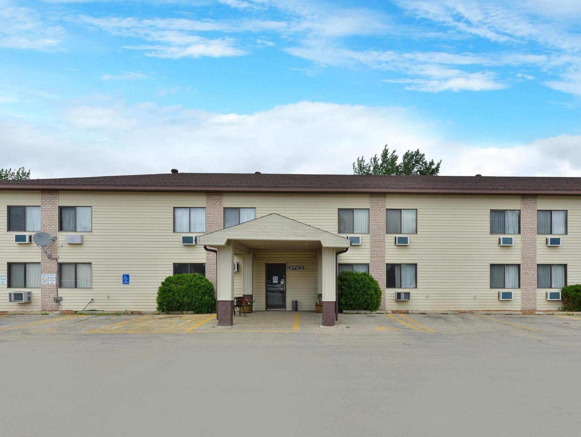 Oyo Hotel Pipestone Mn, Canterbury Park Eksteriør bilde